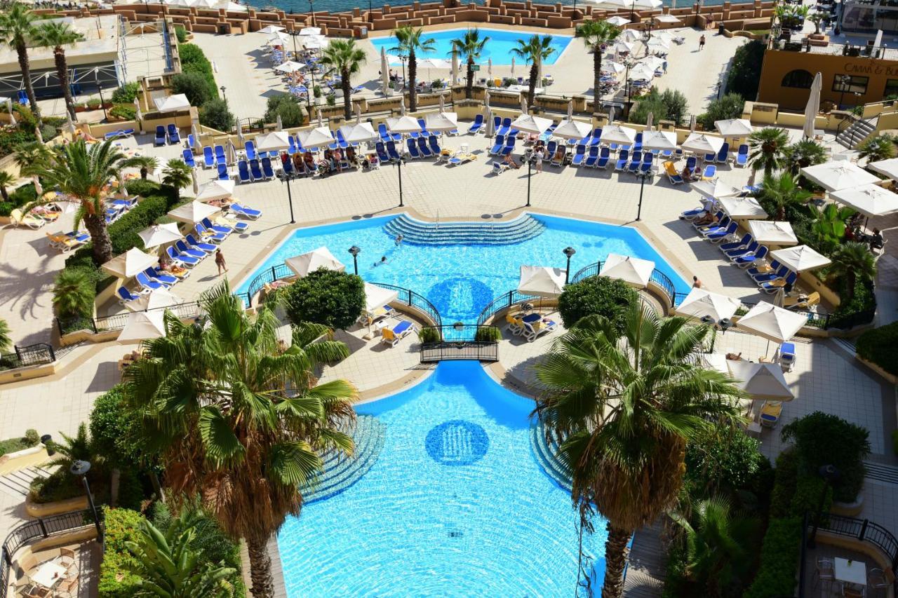 Corinthia St George'S Bay Hotel Saint Julian's Ngoại thất bức ảnh The pool at the Hilton Athens