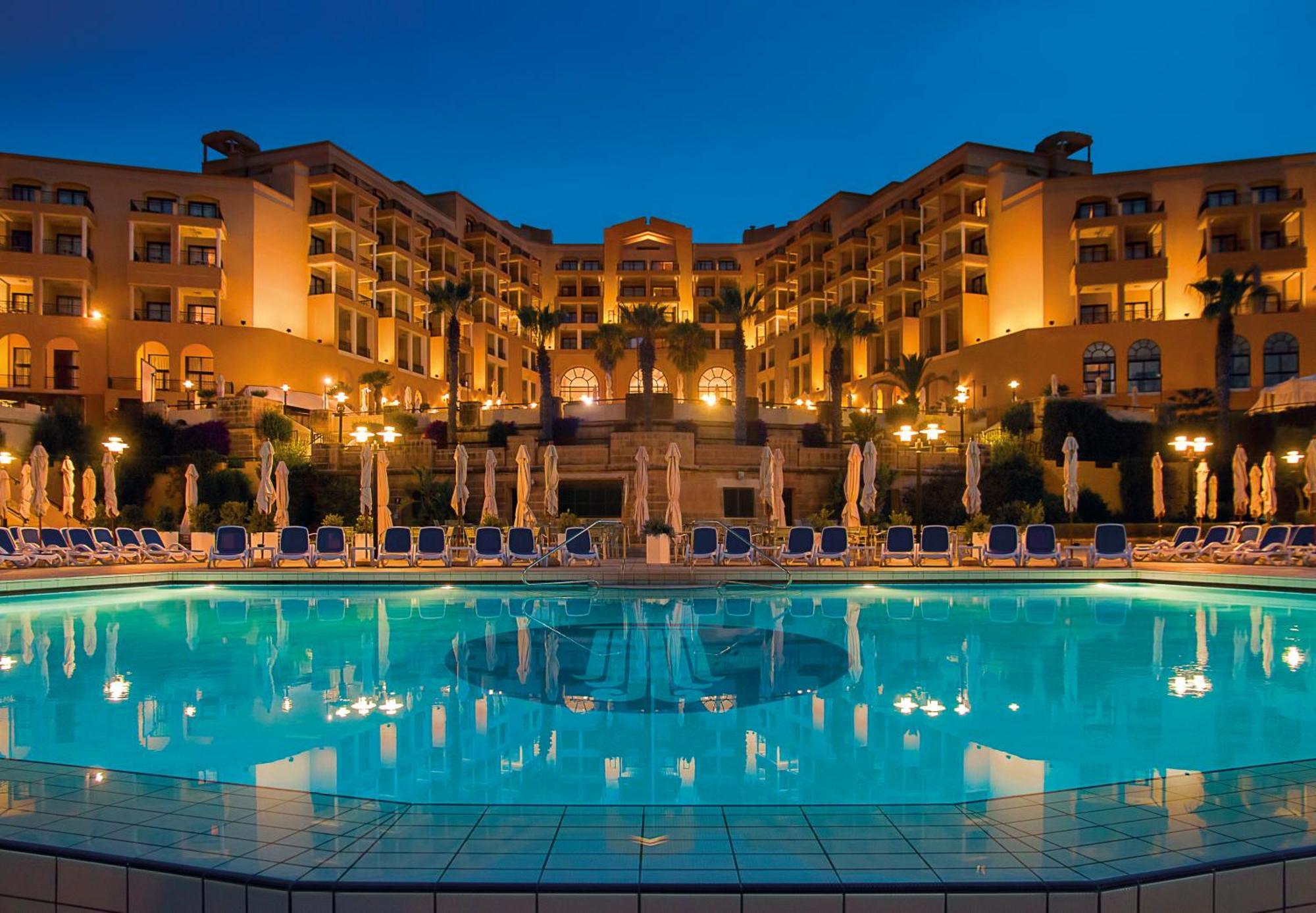 Corinthia St George'S Bay Hotel Saint Julian's Ngoại thất bức ảnh The Royal Hotel