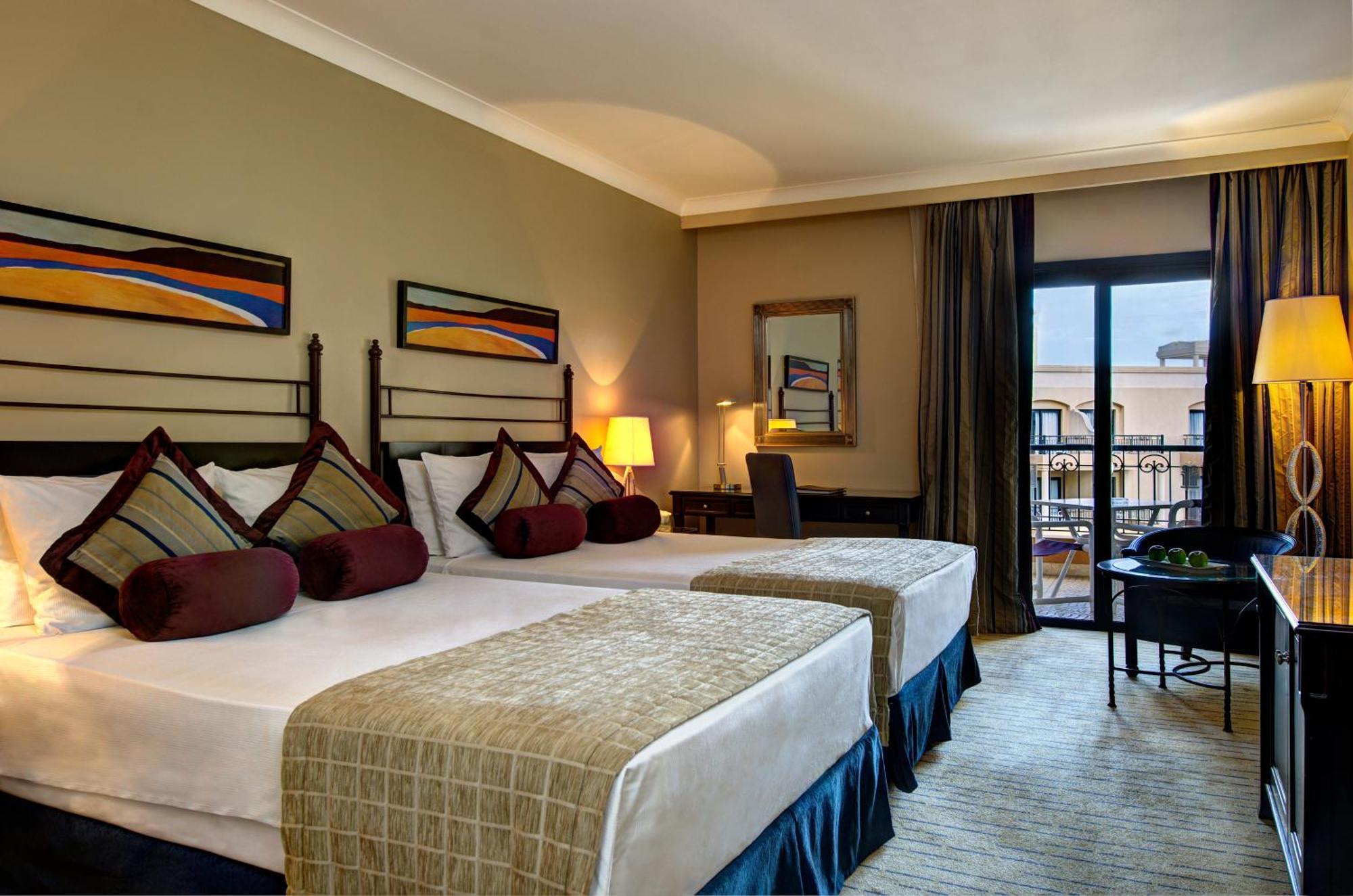Corinthia St George'S Bay Hotel Saint Julian's Ngoại thất bức ảnh