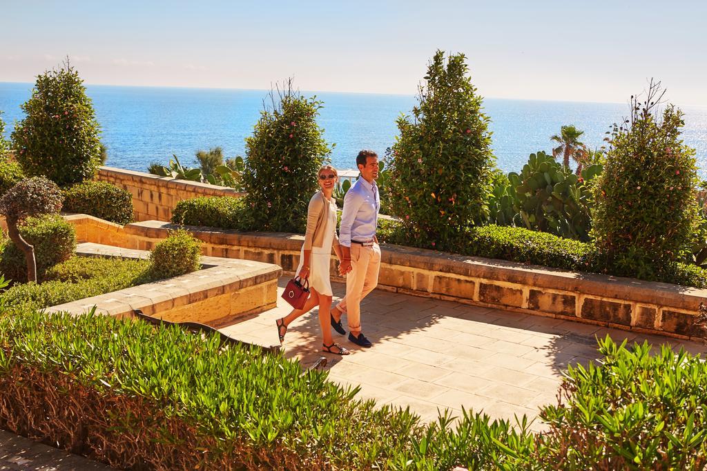 Corinthia St George'S Bay Hotel Saint Julian's Ngoại thất bức ảnh The resort's gardens